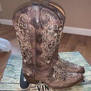 Corral boots